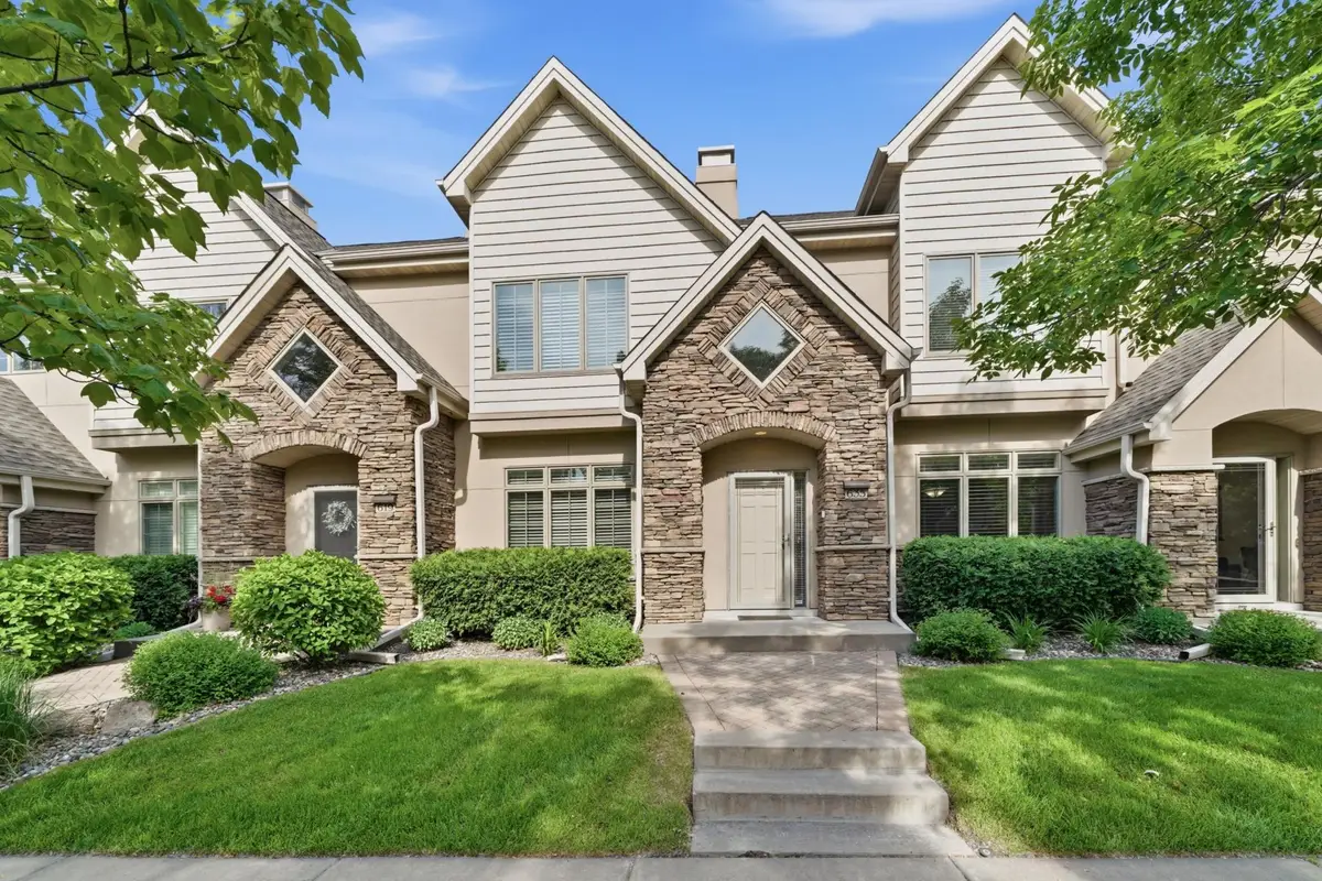 635 Willoughby Way W, Minnetonka, MN 55305 - #1