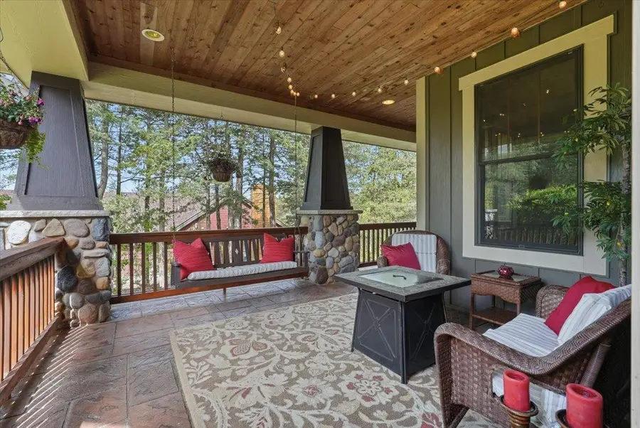 492 E Cove Road, Hudson, WI 54016 - #2