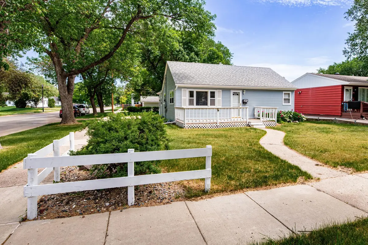 1602 14 1/2 Street S, Fargo, ND 58103 - #1