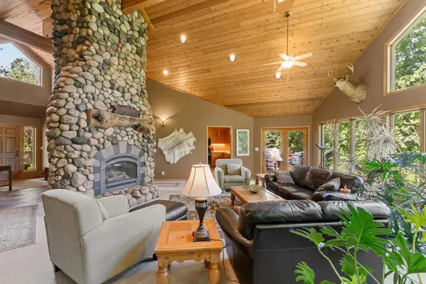 7135 Camp 3 Road Ne, Forest Lake, MN 55025