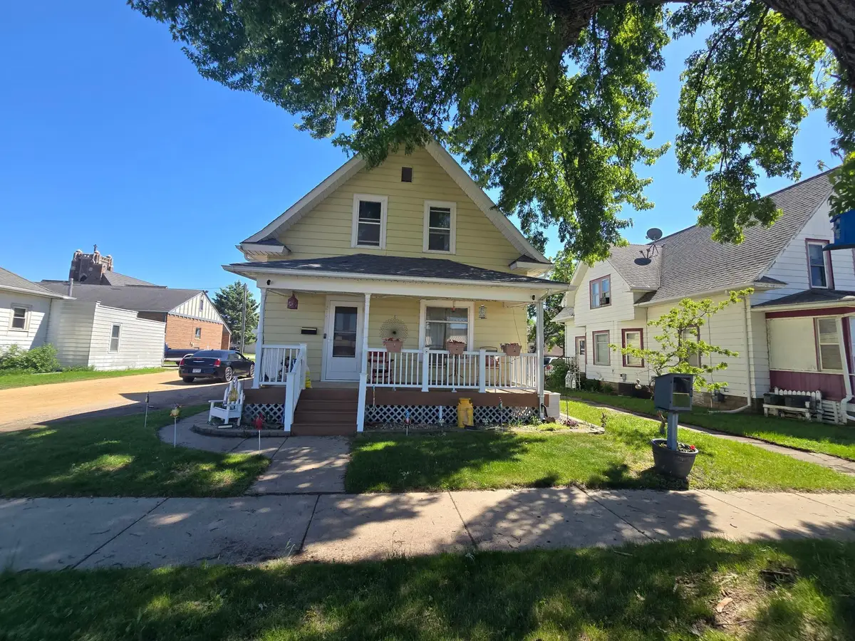 215 W 4th Street, Fairmont, MN 56031 - #1