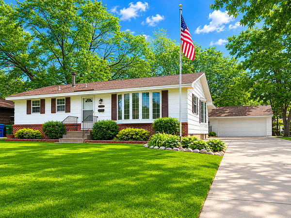 5917 5th Street Ne, Minneapolis, MN 55432