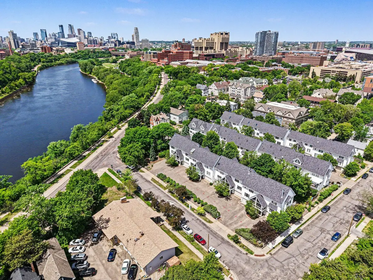 921 Dartmouth Avenue Se, Minneapolis, MN 55414 - #1