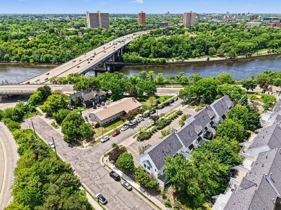921 Dartmouth Avenue Se, Minneapolis, MN 55414 - #3