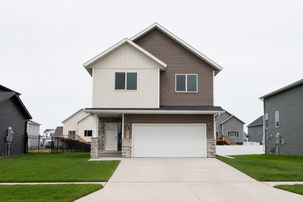 6227 87th Avenue S, Horace, ND 58047
