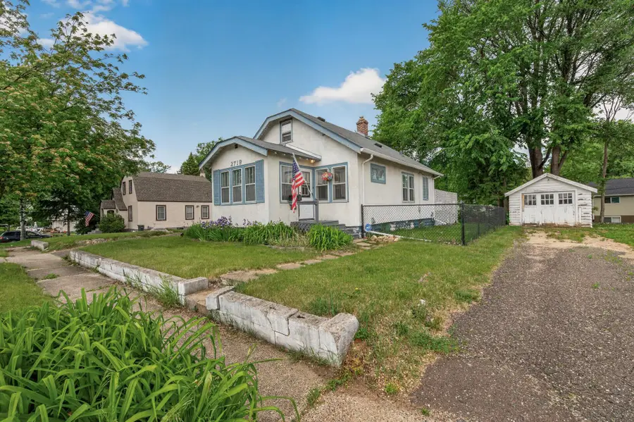 2719 16th Avenue E, Saint Paul, MN 55109 - #2