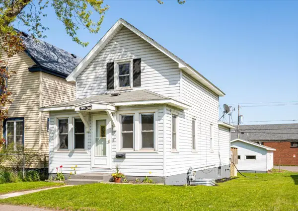 2418 W 2nd Street, Duluth, MN 55806