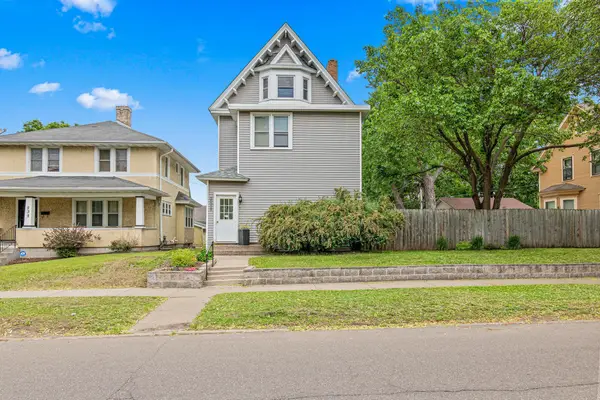 228 Victoria Street N, Saint Paul, MN 55104