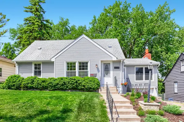 3238 Taylor Street Ne, Minneapolis, MN 55418