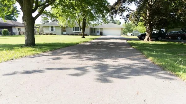 58413 220th Street, Austin, MN 55912