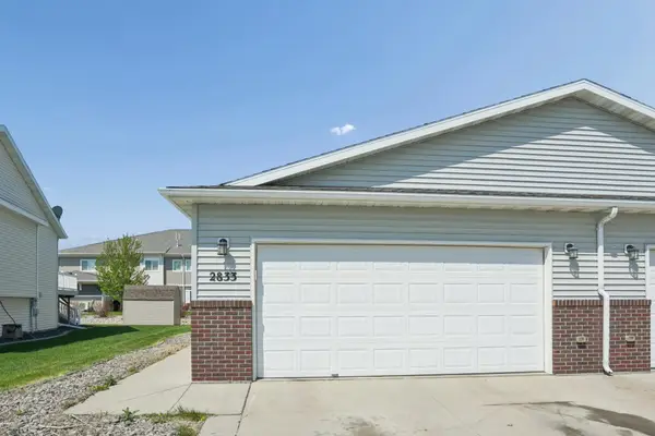 2833 Umber Court S, Fargo, ND 58104