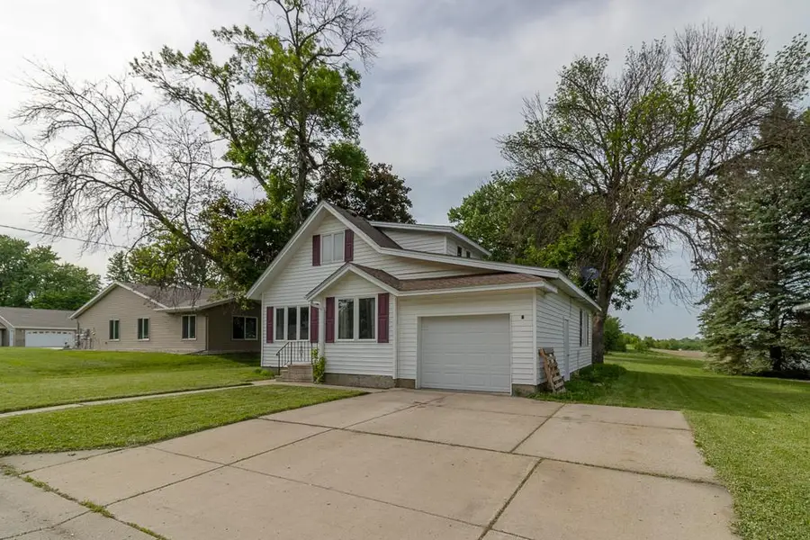 462 E Washington Street, Le Center, MN 56057 - #3