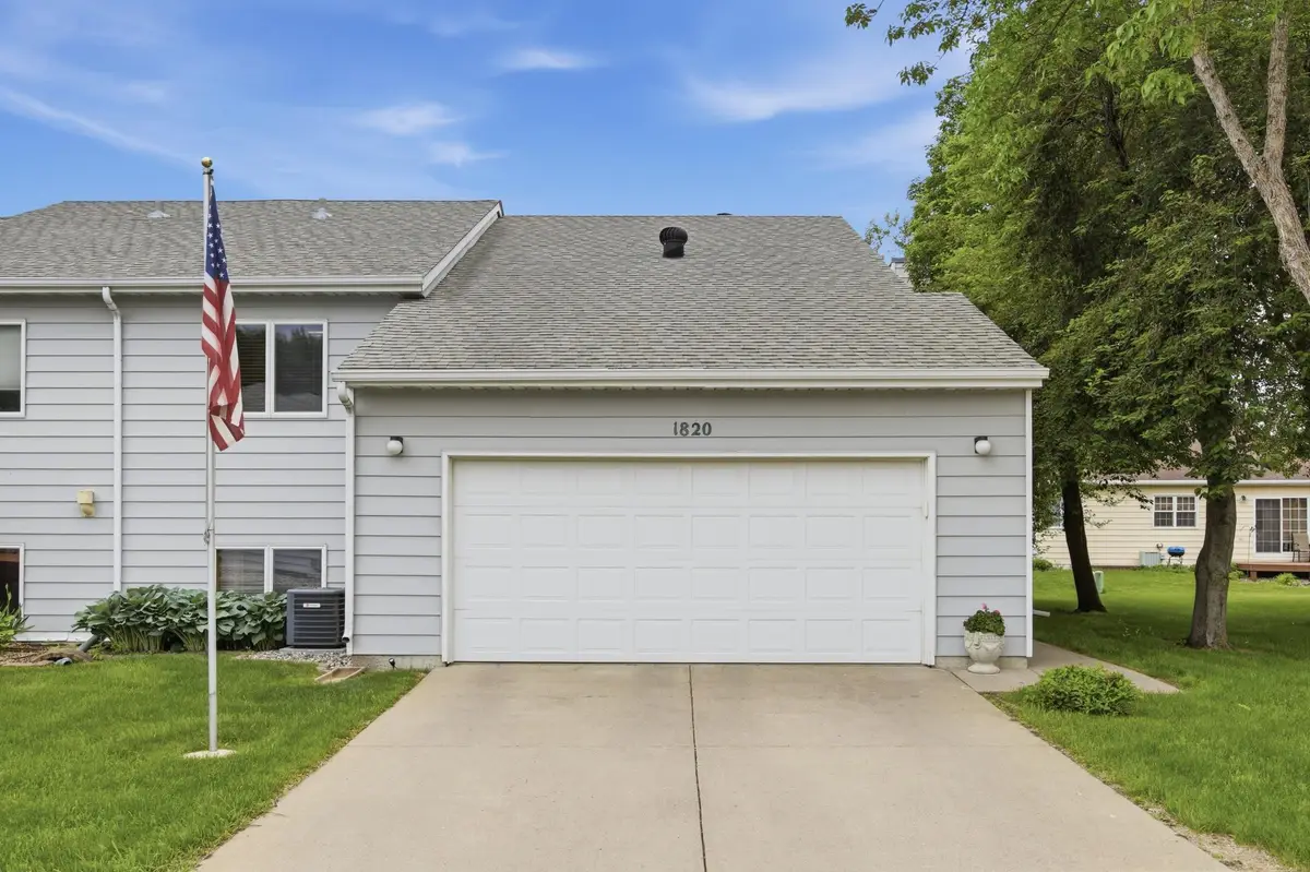 1820 34th Street S, Fargo, ND 58103 - #1