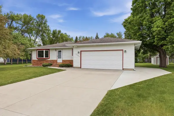 1301 60th Avenue N, Moorhead, MN 56560