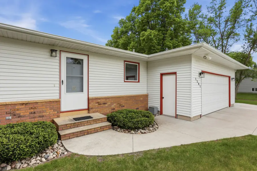 1301 60th Avenue N, Moorhead, MN 56560 - #3