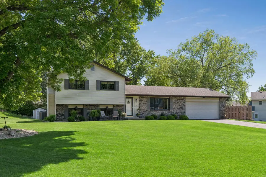 10435 Buckingham Drive, Eden Prairie, MN 55347 - #2