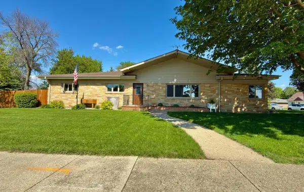 979 S Prairie Avenue, Fairmont, MN 56031