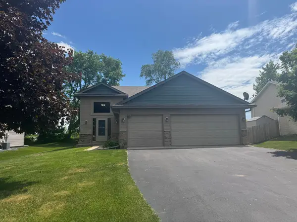 7442 Large Avenue Ne, Albertville, MN 55301