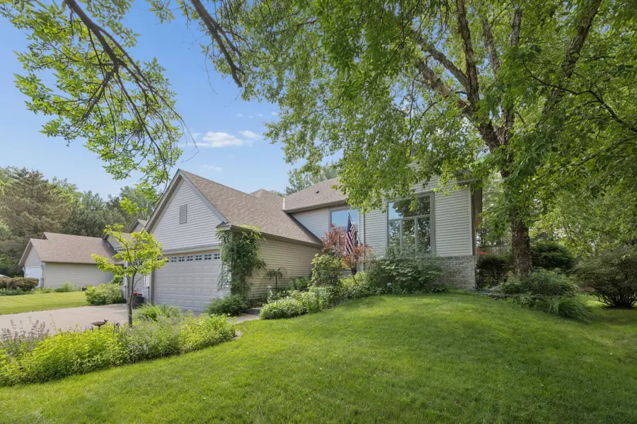 638 Oakwood Drive, Saint Paul, MN 55126 - #3