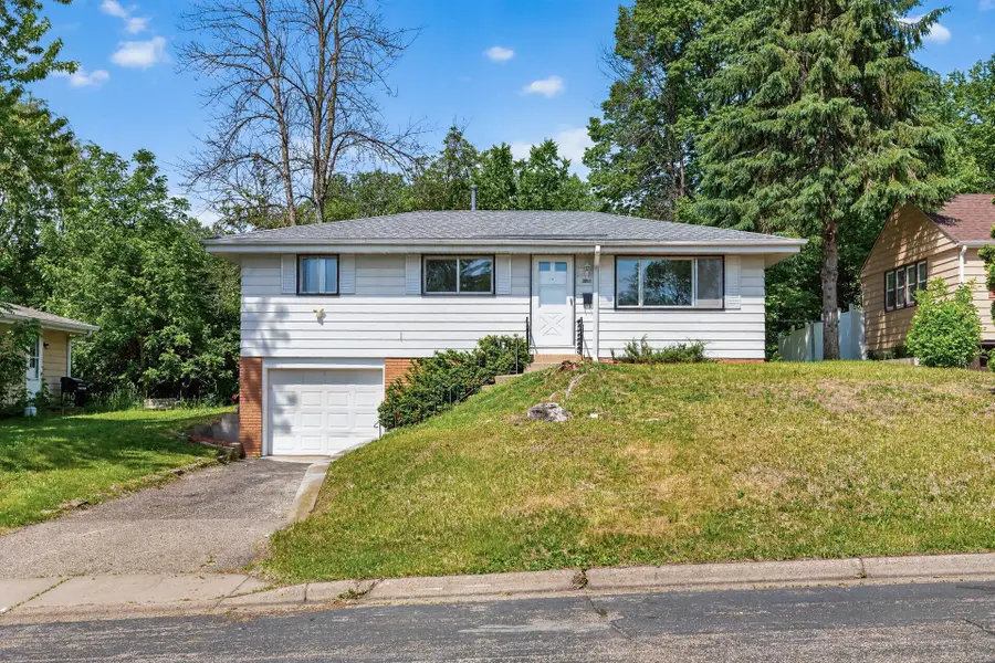 3211 Indiana Avenue N, Minneapolis, MN 55422 - #3