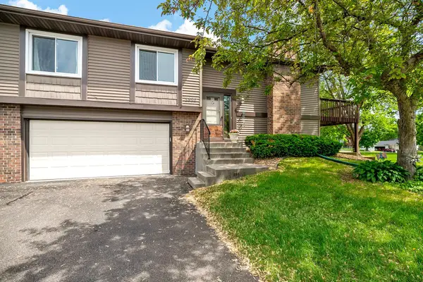 2890 Castleford Court, Saint Paul, MN 55125