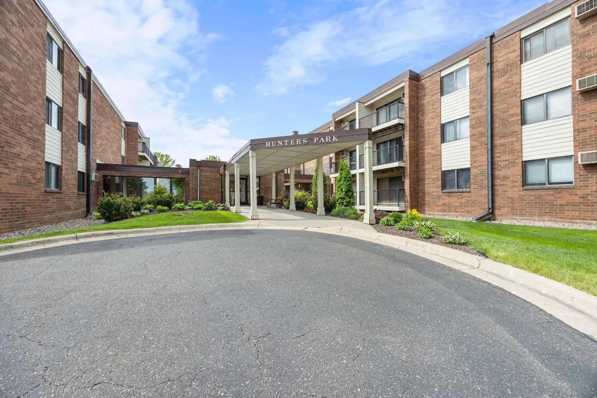 4 Pine Tree Drive #212, Saint Paul, MN 55112 - #1
