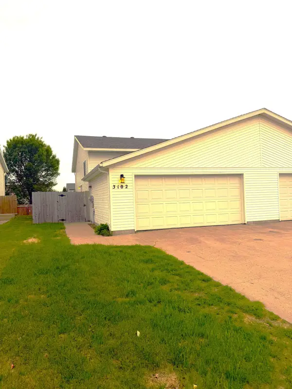 3102 Dakota Park Circle S, Fargo, ND 58104