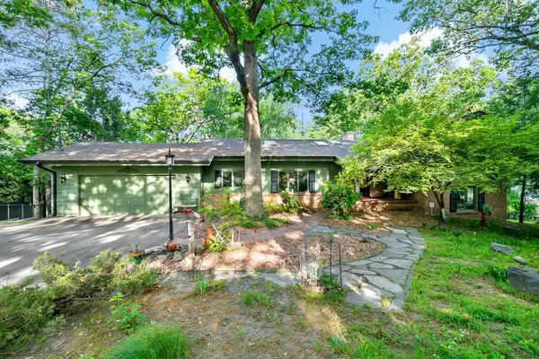 8282 Hidden Bay Court N, Lake Elmo, MN 55042