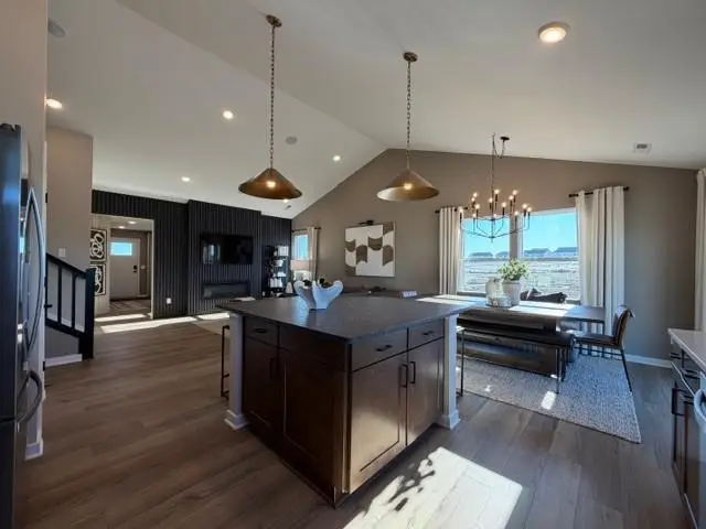 1649 Lund Way, Shakopee, MN 55379 - #1