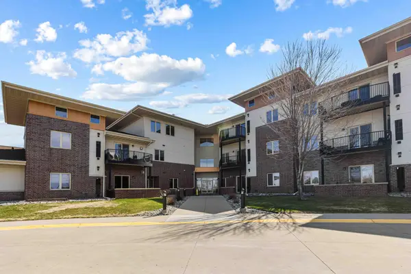 3200 11th Street S #220, Fargo, ND 58104