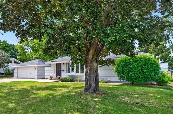 11316 France Avenue S, Minneapolis, MN 55431