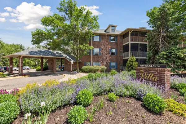 1350 Douglas Drive N #309, Golden Valley, MN 55422