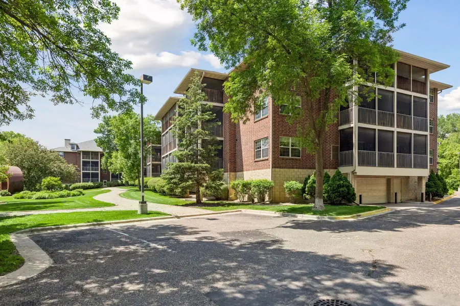 1350 Douglas Drive N #309, Golden Valley, MN 55422 - #2