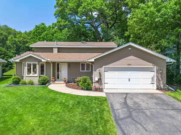 899 Park Knoll Drive, Eagan, MN 55123