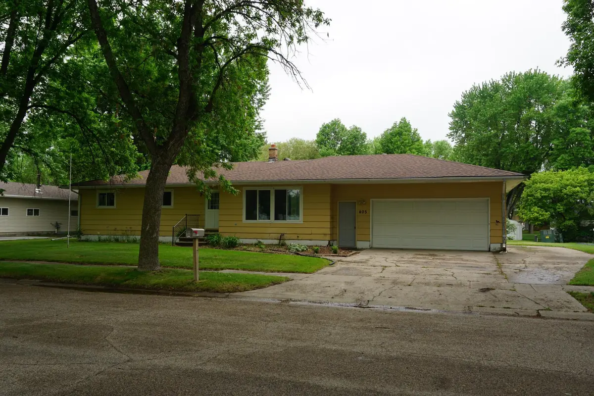 405 10th Street Se, Barnesville, MN 56514 - #1
