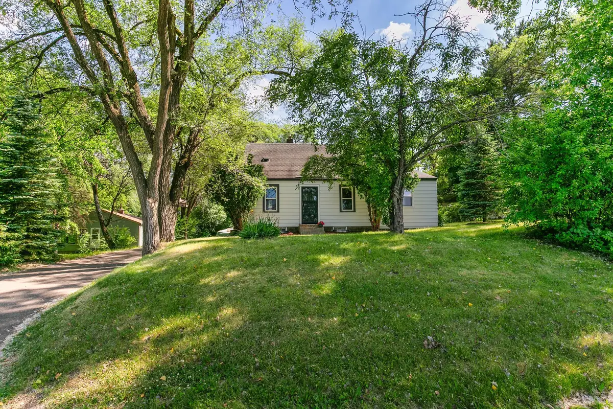 1612 County Road C E, Saint Paul, MN 55109 - #1
