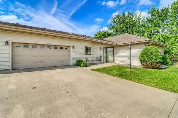 2916 12th Avenue S, Moorhead, MN 56560