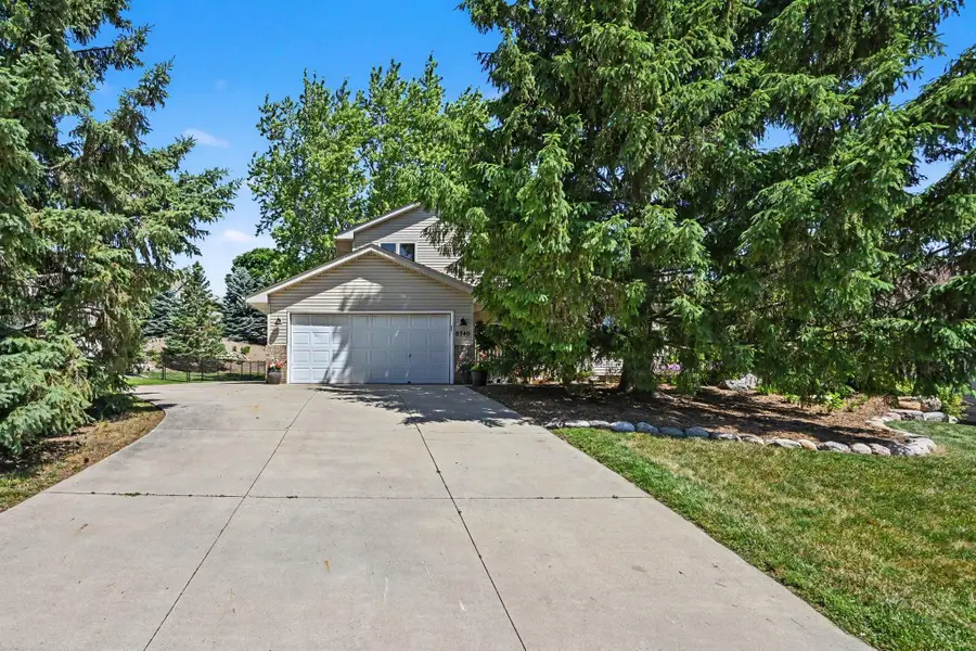 8740 Hillview Drive E, Saint Bonifacius, MN 55375 - #2
