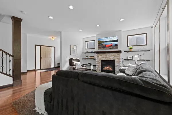 21340 Hytrail Circle, Lakeville, MN 55044