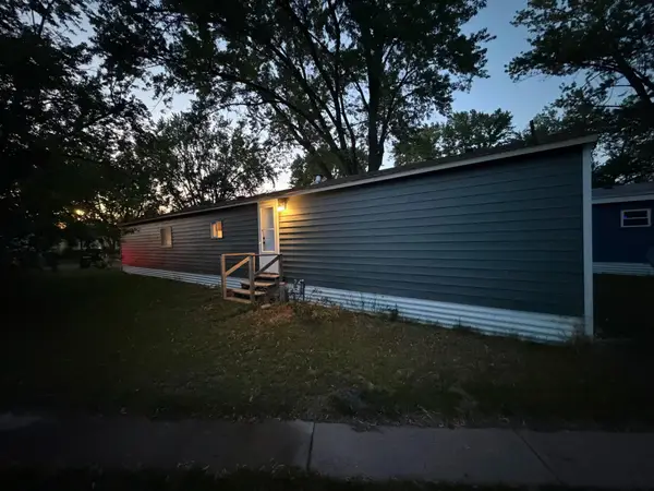3328 90th Drive Ne, Minneapolis, MN 55449