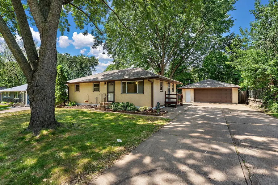 610 Grange Avenue N, Oakdale, MN 55128 - #2