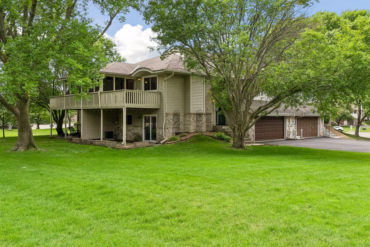 1015 Aston Circle, Burnsville, MN 55337 - #1
