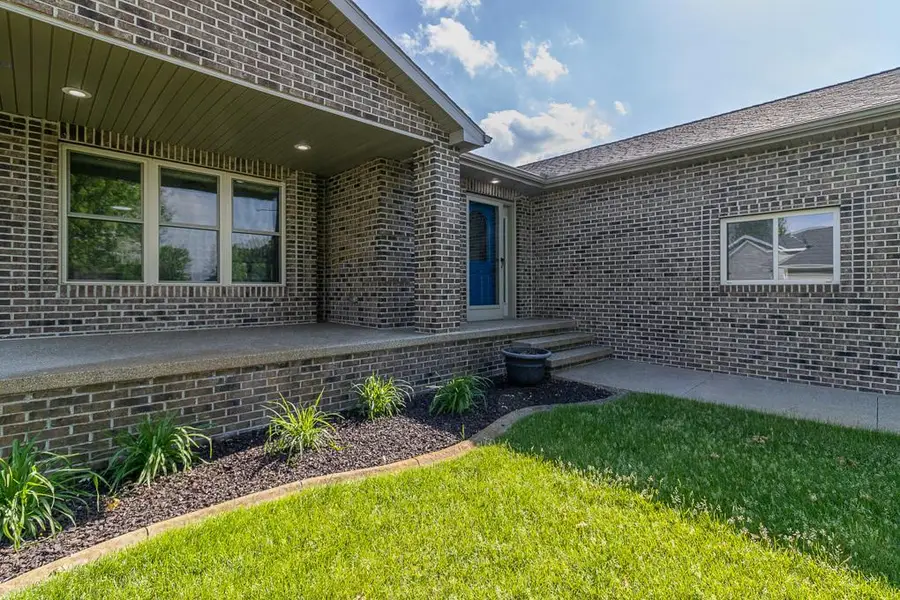 12991 Meadow Creek Drive, New Ulm, MN 56073 - #2