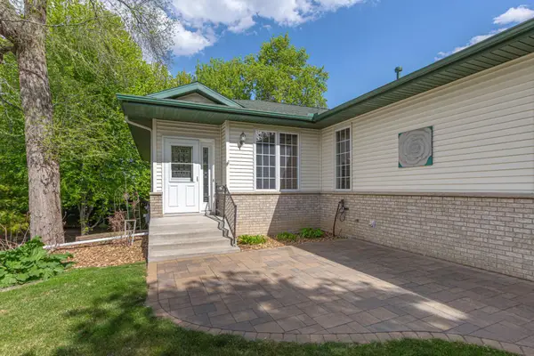 2129 Bard Court, Faribault, MN 55021