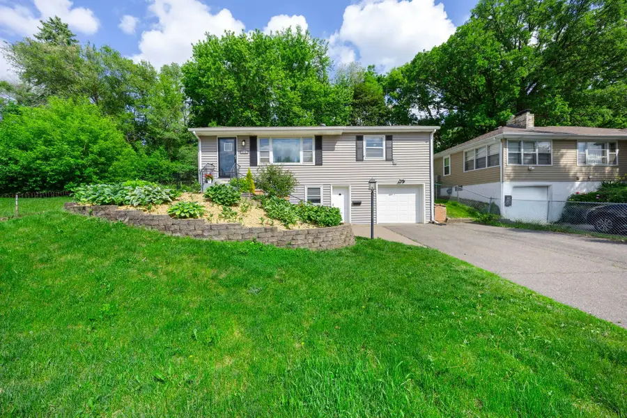 2736 Mcnair Drive N, Minneapolis, MN 55422 - #2
