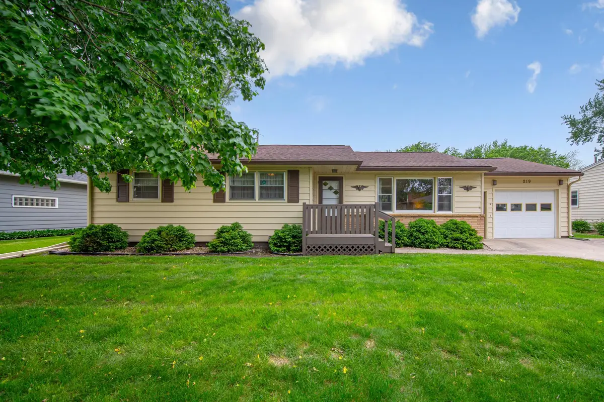 219 Floral Avenue, Mankato, MN 56001 - #1