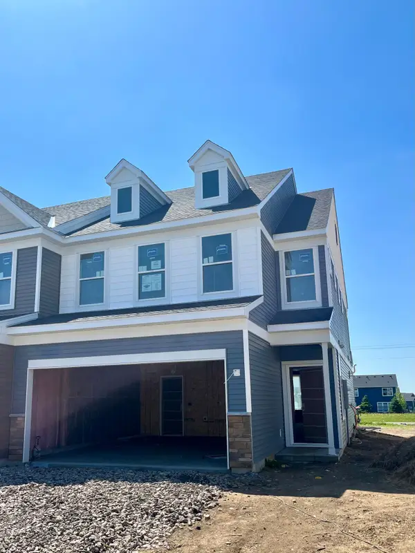 4765 Airlake Drive, Woodbury, MN 55129