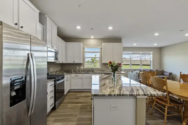 16386 Jaffna Place, Lakeville, MN 55044