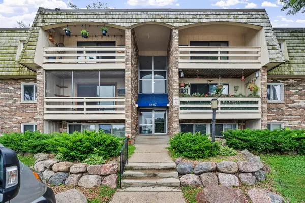 4407 Wilshire Boulevard #305, Mound, MN 55364