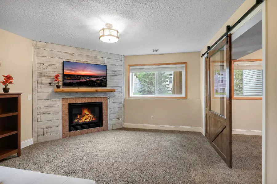 2186 Woodcrest Drive, Woodbury, MN 55129 - #3